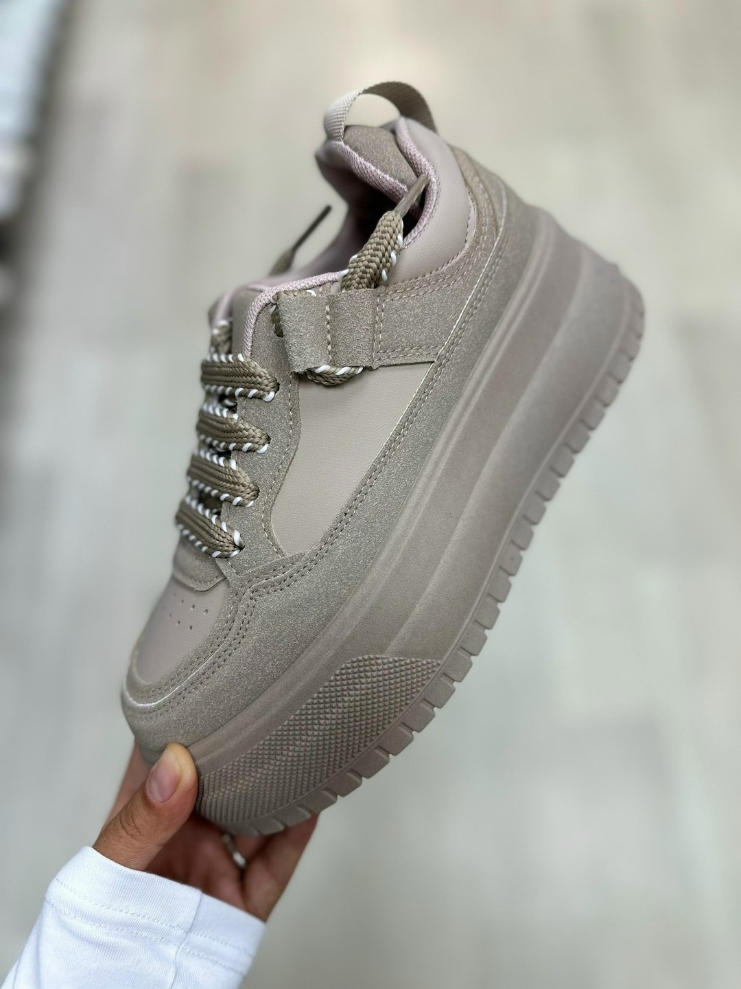 ,кроссовки женские,кроссовки женские черные,кроссовки черные, женская