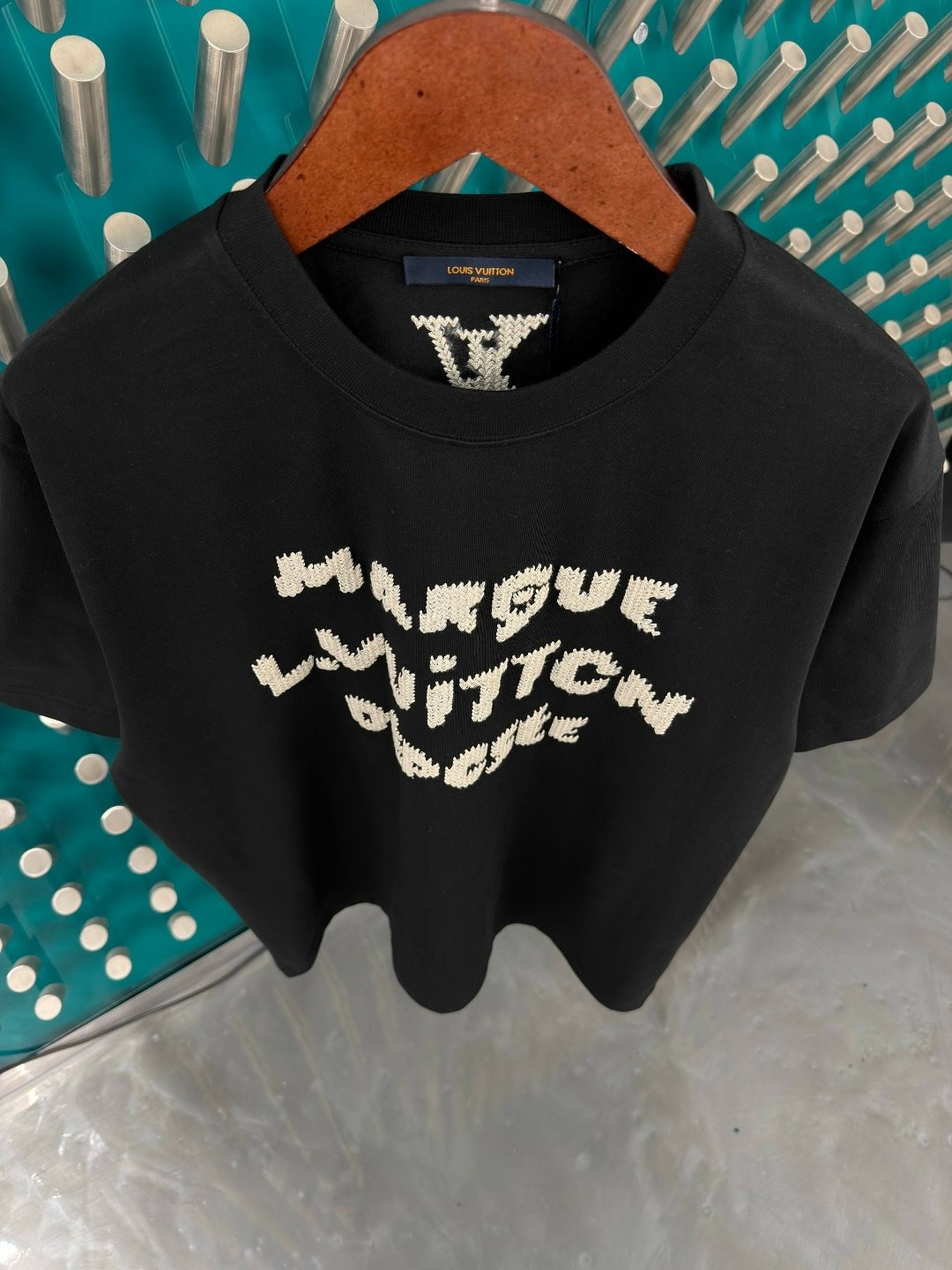 футболка louis vuitton,футболки мужские,футболка луи виттон мужская,футболка louis vuitton text бел,футболка louis vuitton text