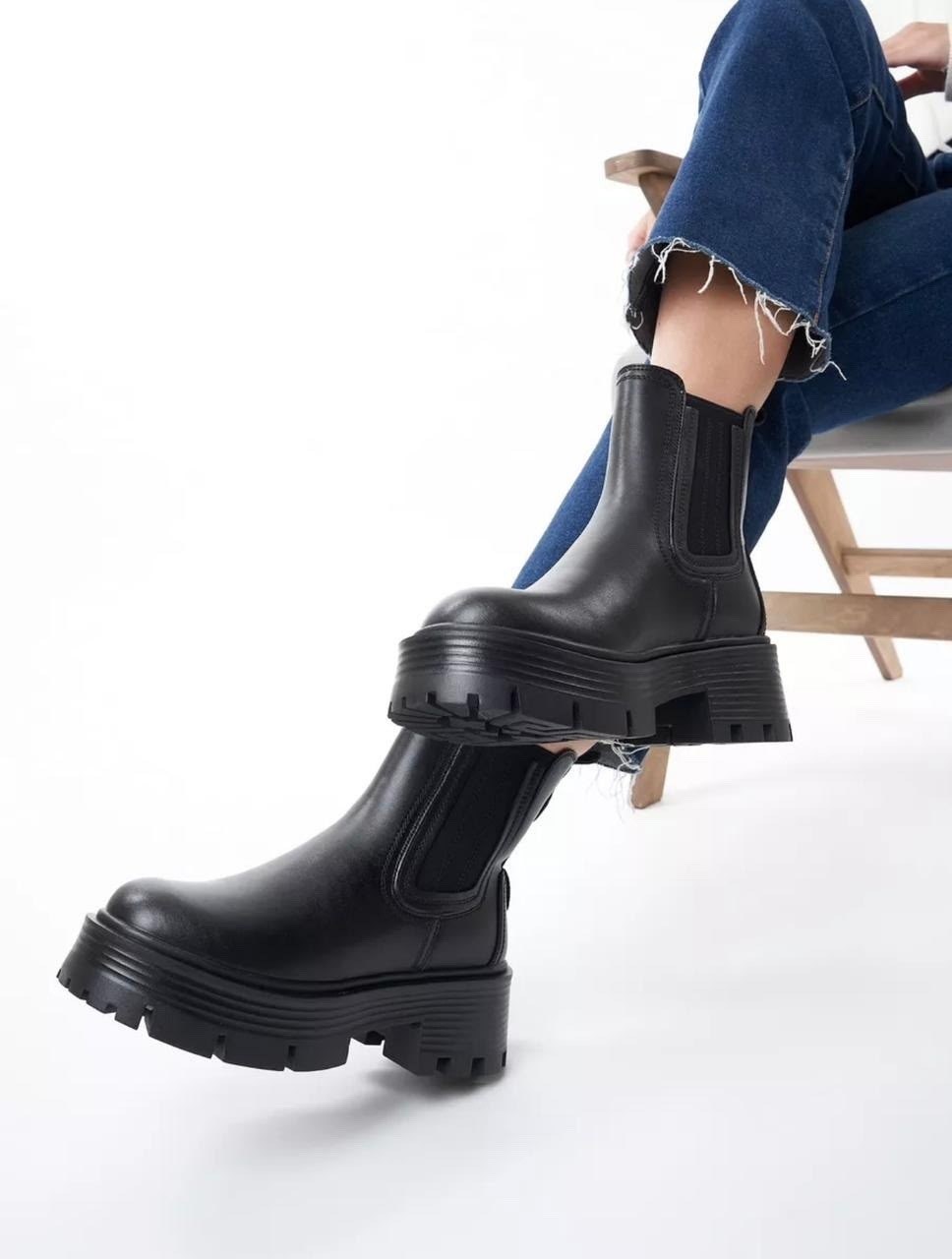 ,ботинки челси,женские ботинки "челси",prettylittlething черные высокие ботинки челси на массивной подошве,asos design wide fit - amy - черные ботинки челси на толстой подошве