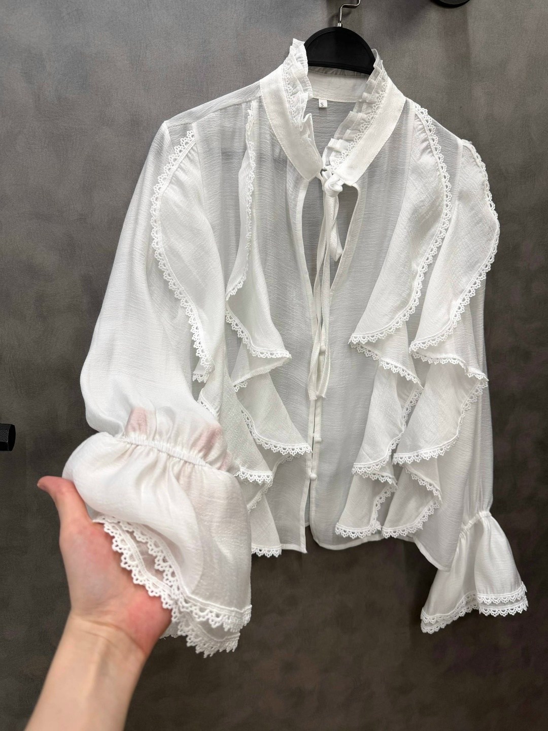 блузка с оборками,стильные блузки,блузка с рюшами,блузка женская,кофта на завязках