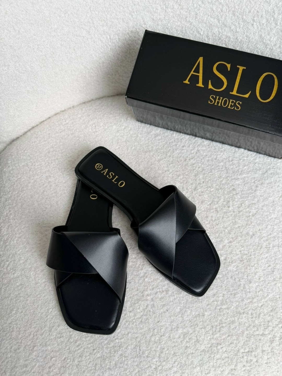 шлепанцы женские,,шлепанцы tendance,белые шлепанцы,женские шлепки