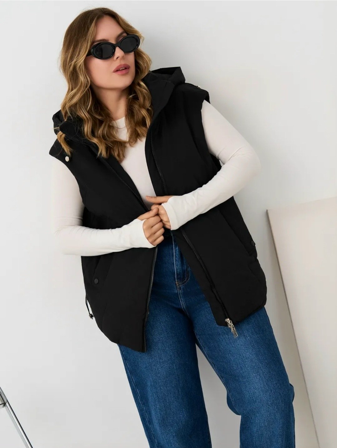 жилетка оверсайз утепленная безрукавка с капюшоном lucasta style,жилетка оверсайз утепленная безрукавка с капюшоном lucasta style 458720054,жилет утепленный женский,утепленный жилет,жилетка женская