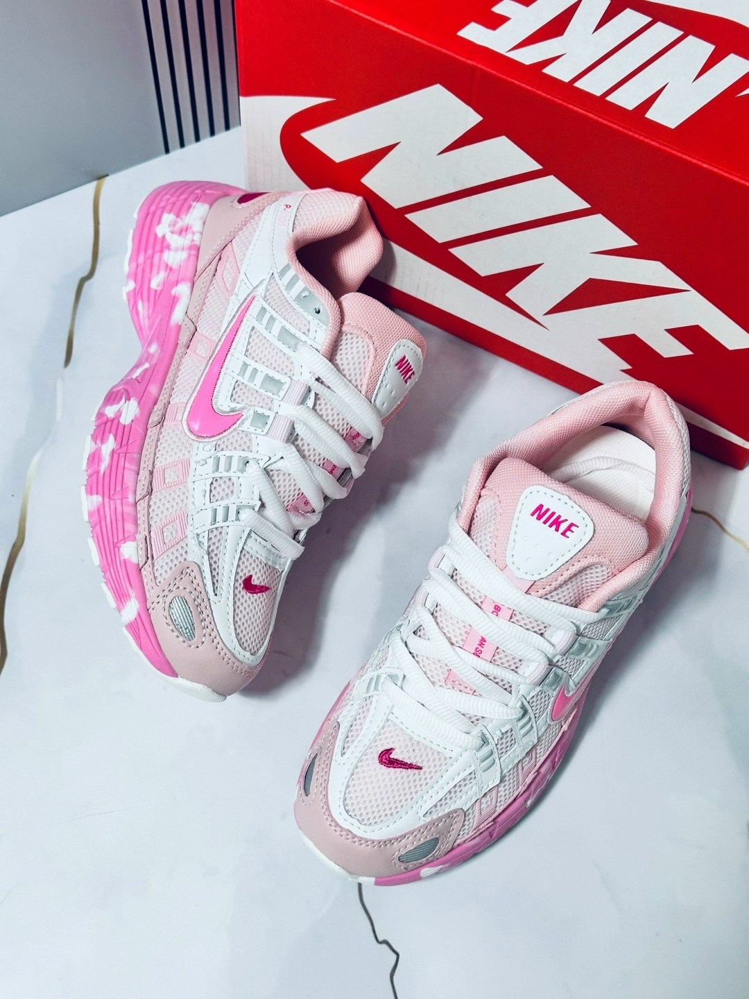 кроссовки nike initiator розовые,кроссовки nike женские,nike p-6000 кроссовки женские,кроссовки женский nike искусственные материалы,кроссовки для бега p-6000 с низким верхом белые фиолетовые розовые