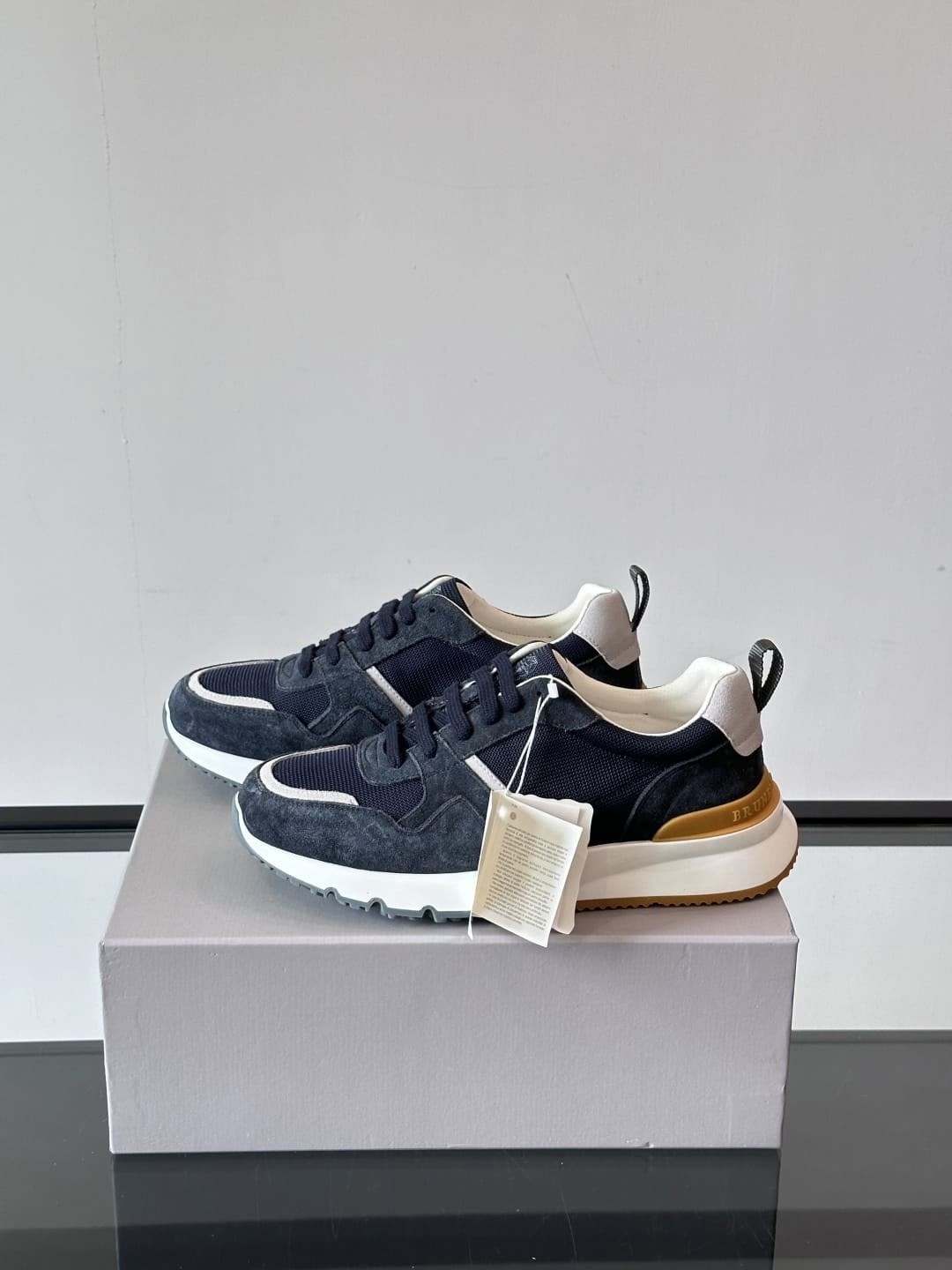 ,женские кроссовки,низкие кроссовки,бежевые кроссовки,кроссовки 2026 тренд женские