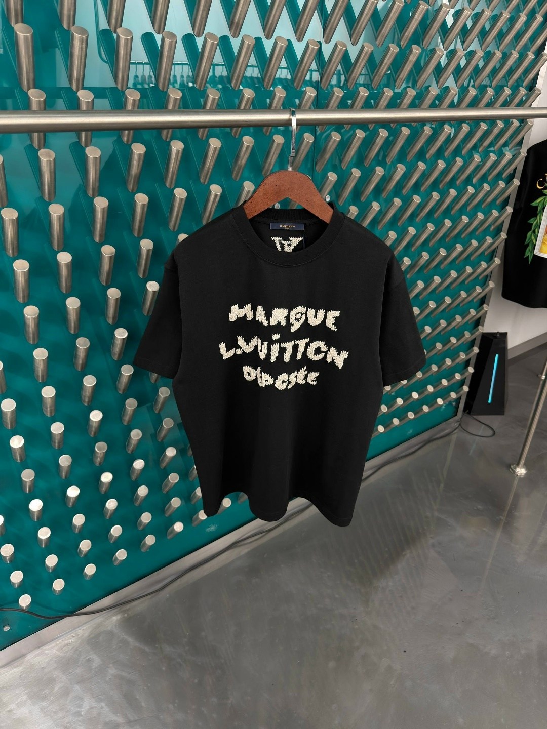 футболка louis vuitton,футболки мужские,футболка луи виттон мужская,футболка louis vuitton text бел,футболка louis vuitton text