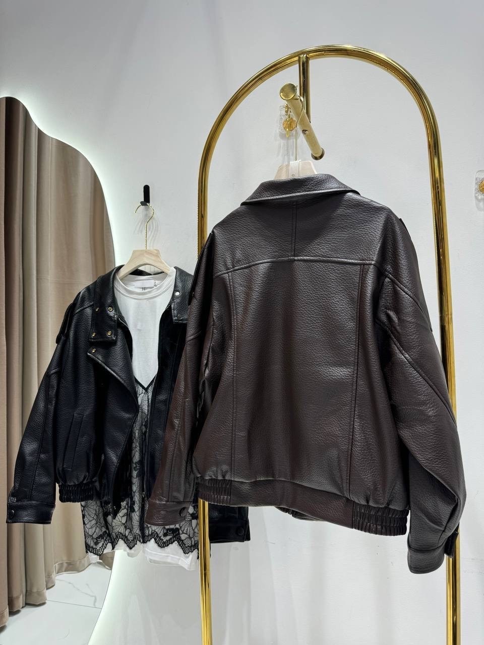 модная кожаная куртка бомбер,кожаная куртка,женская кожаная куртка,кожаная куртка-бомбер,куртка оверсайз кожаная