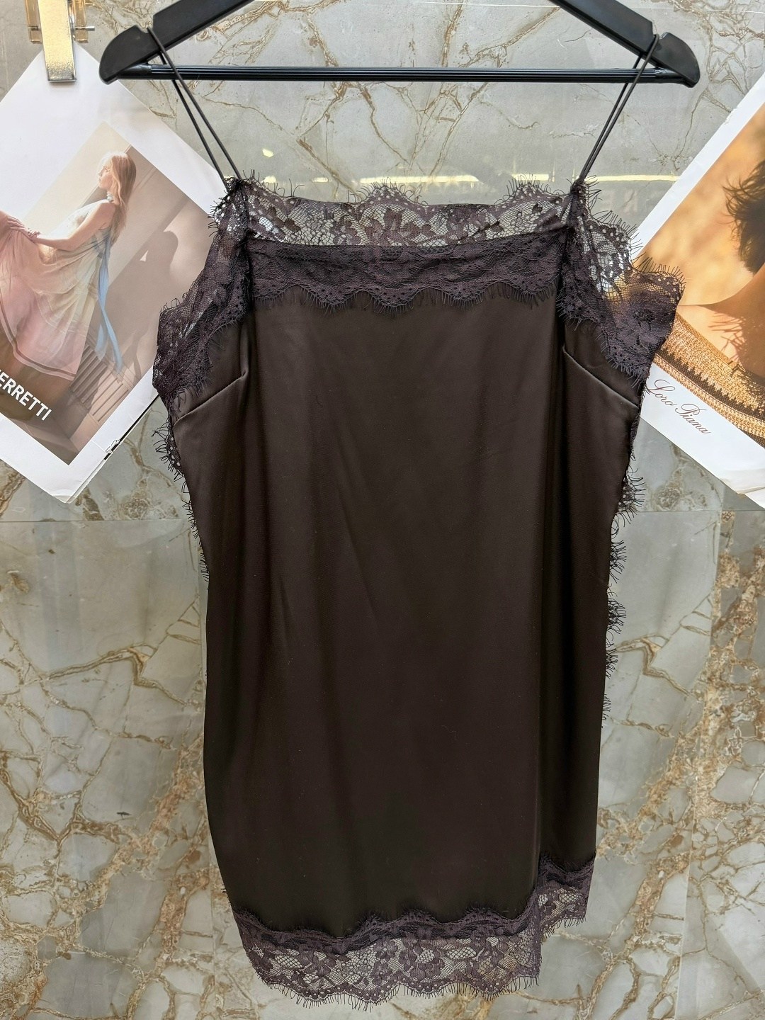 шелковая сорочка с кружевом,шёлковая майка с кружевом на бретельках,топ с кружевом,топ шелковый с кружевом,коричневое шелковое платье-комбинация с кружевом