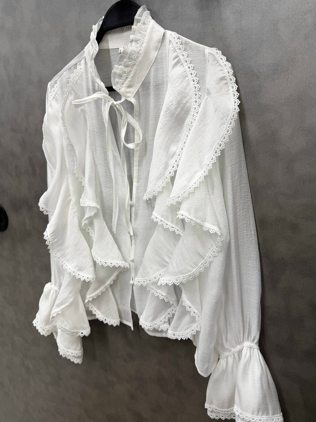 блузка с оборками,стильные блузки,блузка с рюшами,блузка женская,кофта на завязках