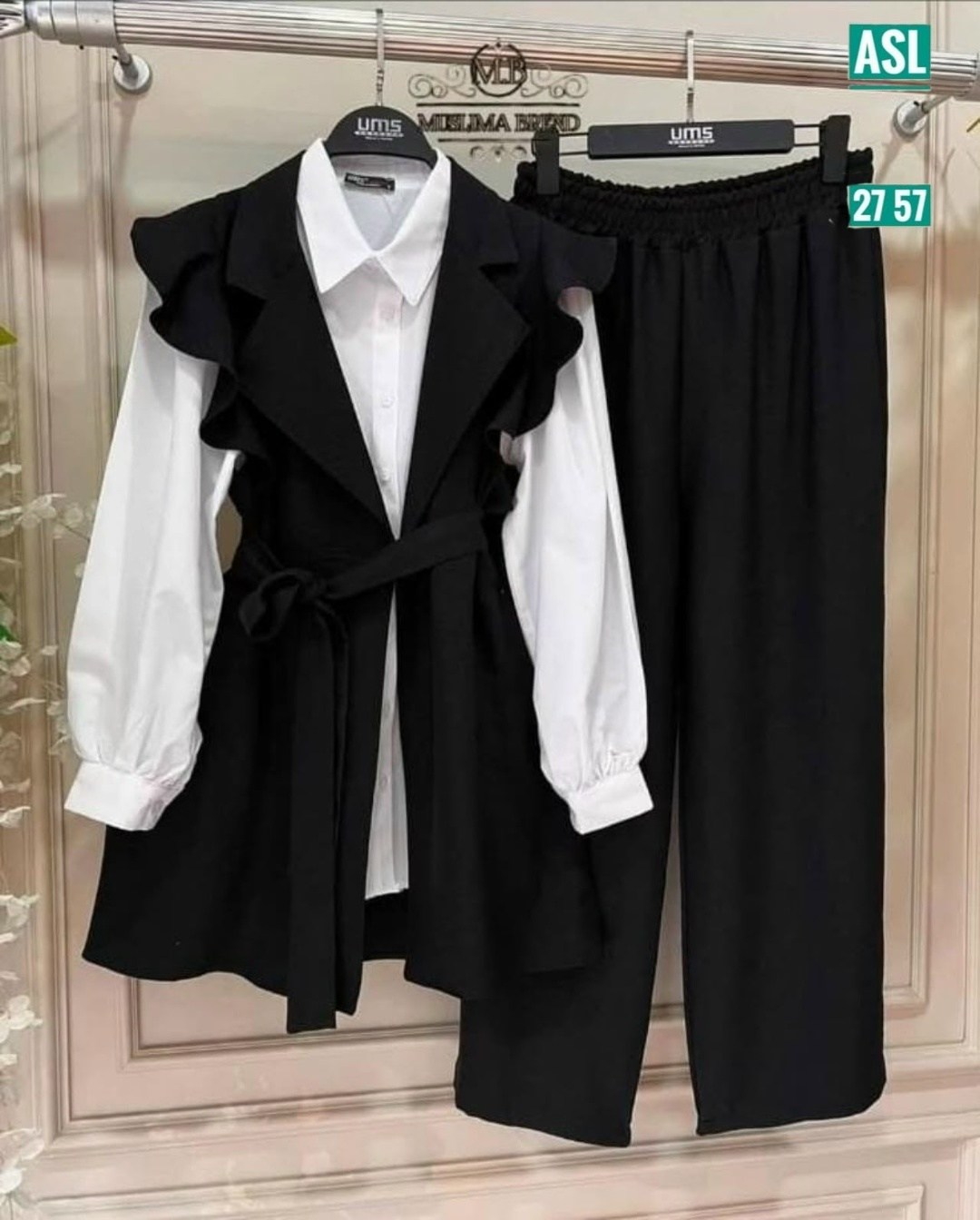 костюм женский тройка,стильные костюмы,красивые костюмы,женские костюмы,костюм бежевый