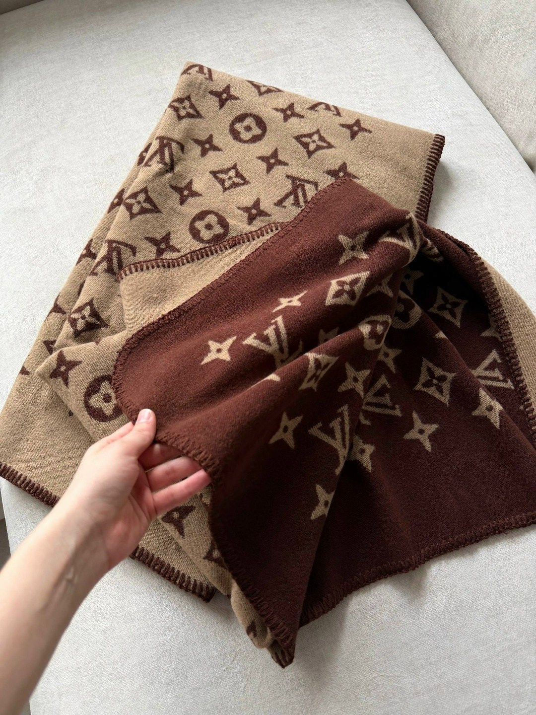 шарф louis vuitton,полотенце луи виттон,louis vuitton monogram,плед луи виттон,louis vuitton monogram wool blanket