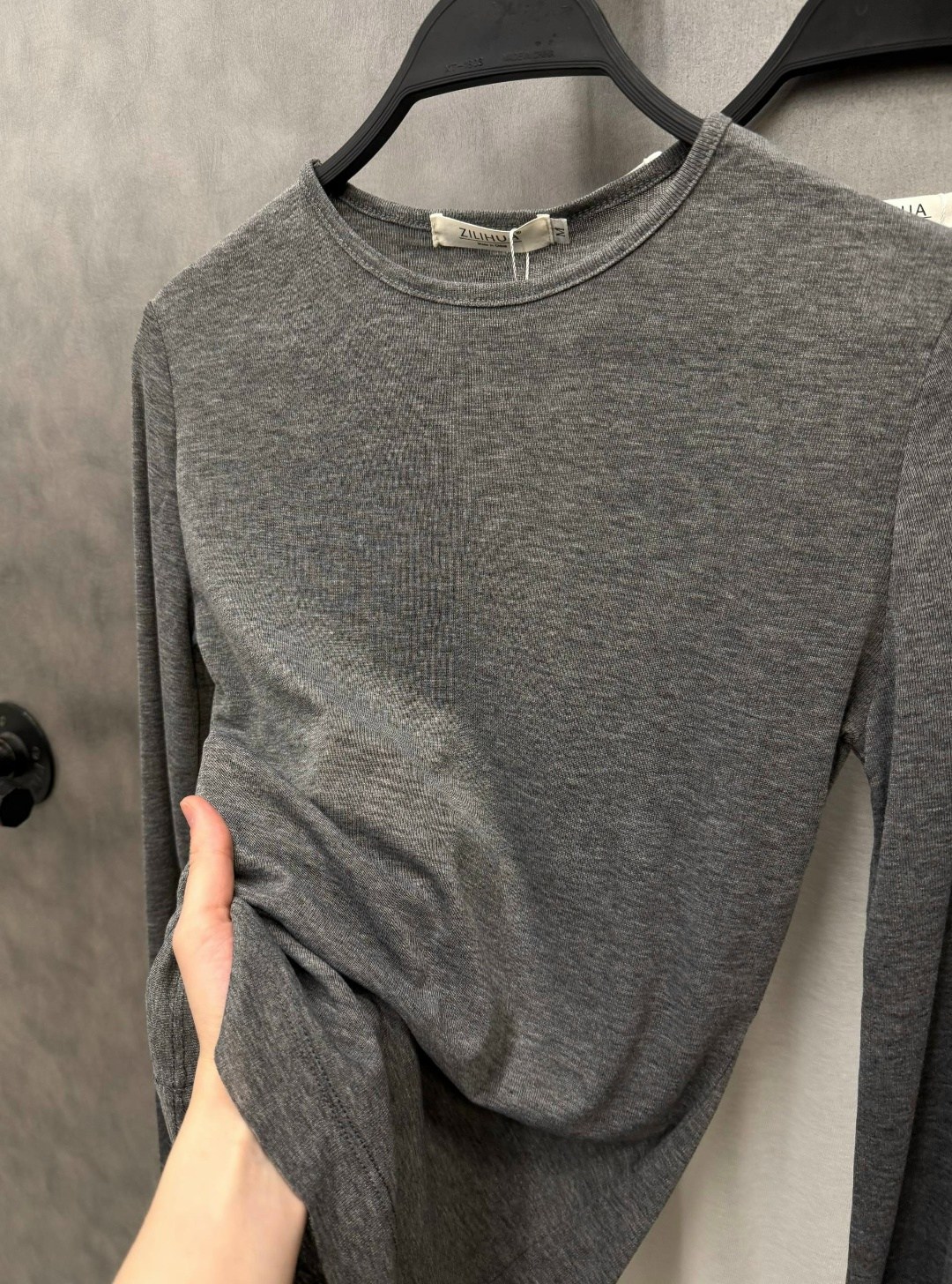 женская однотонная футболка с длинным рукавом,футболка женская длинная рукава,футболка тонкая с длинным рукавом женская,лонгслив серый,женский лонгслив