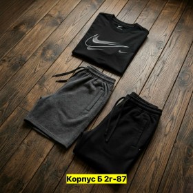 Костюм