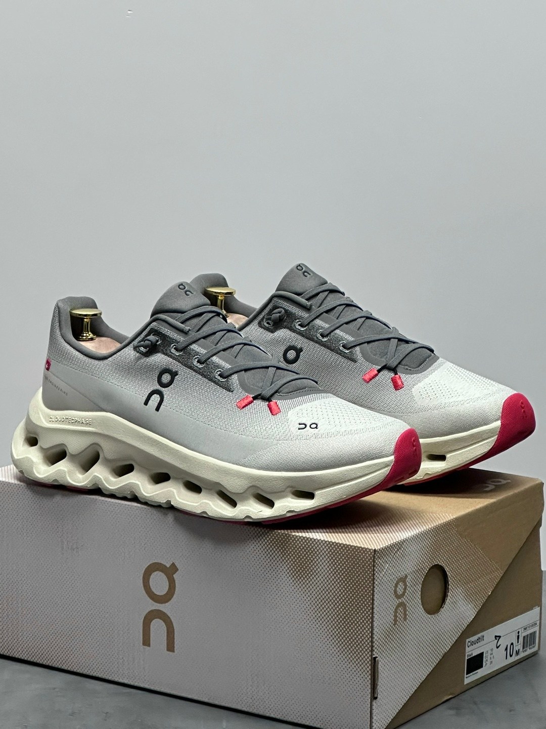 кроссовки,кроссовки on cloudtilt,кроссовки cloudtilt "cinder/sand" on running,дышащие кроссовки,кроссовки для бега