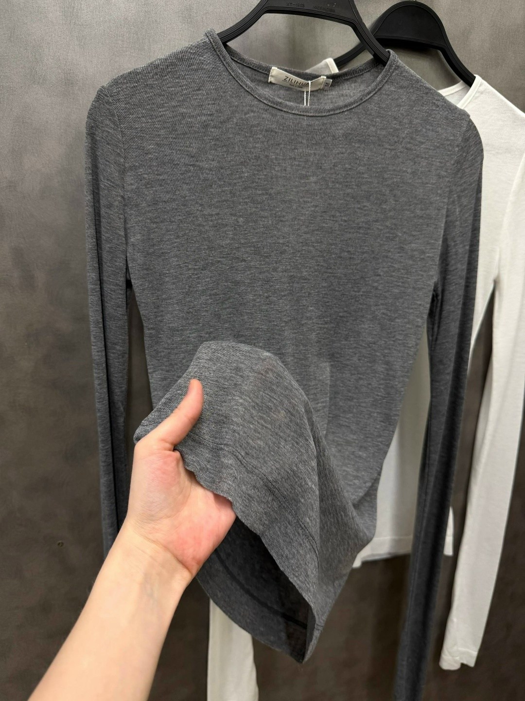 женская однотонная футболка с длинным рукавом,футболка женская длинная рукава,футболка тонкая с длинным рукавом женская,лонгслив серый,женский лонгслив