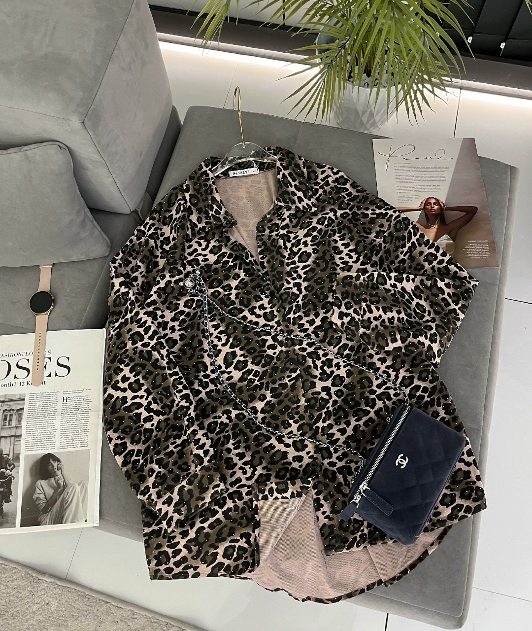женская джинсовая куртка с леопардовым принтом с отложным воротником,рубашка с леопардовым принтом,рубашка леопардовая,женская джинсовая куртка с леопардовым принтом,женская рубашка с принтом