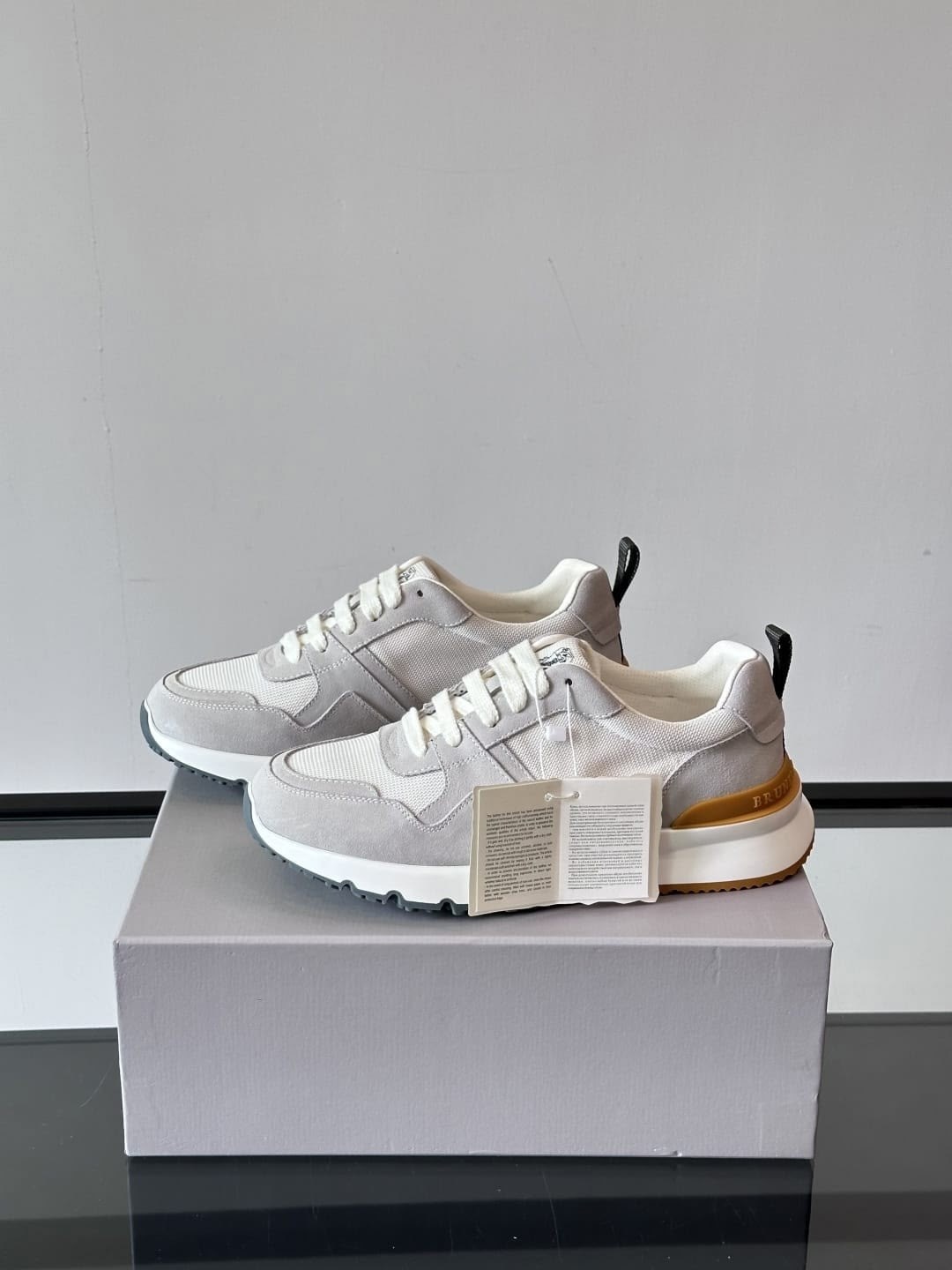 ,женские кроссовки,низкие кроссовки,бежевые кроссовки,кроссовки 2026 тренд женские