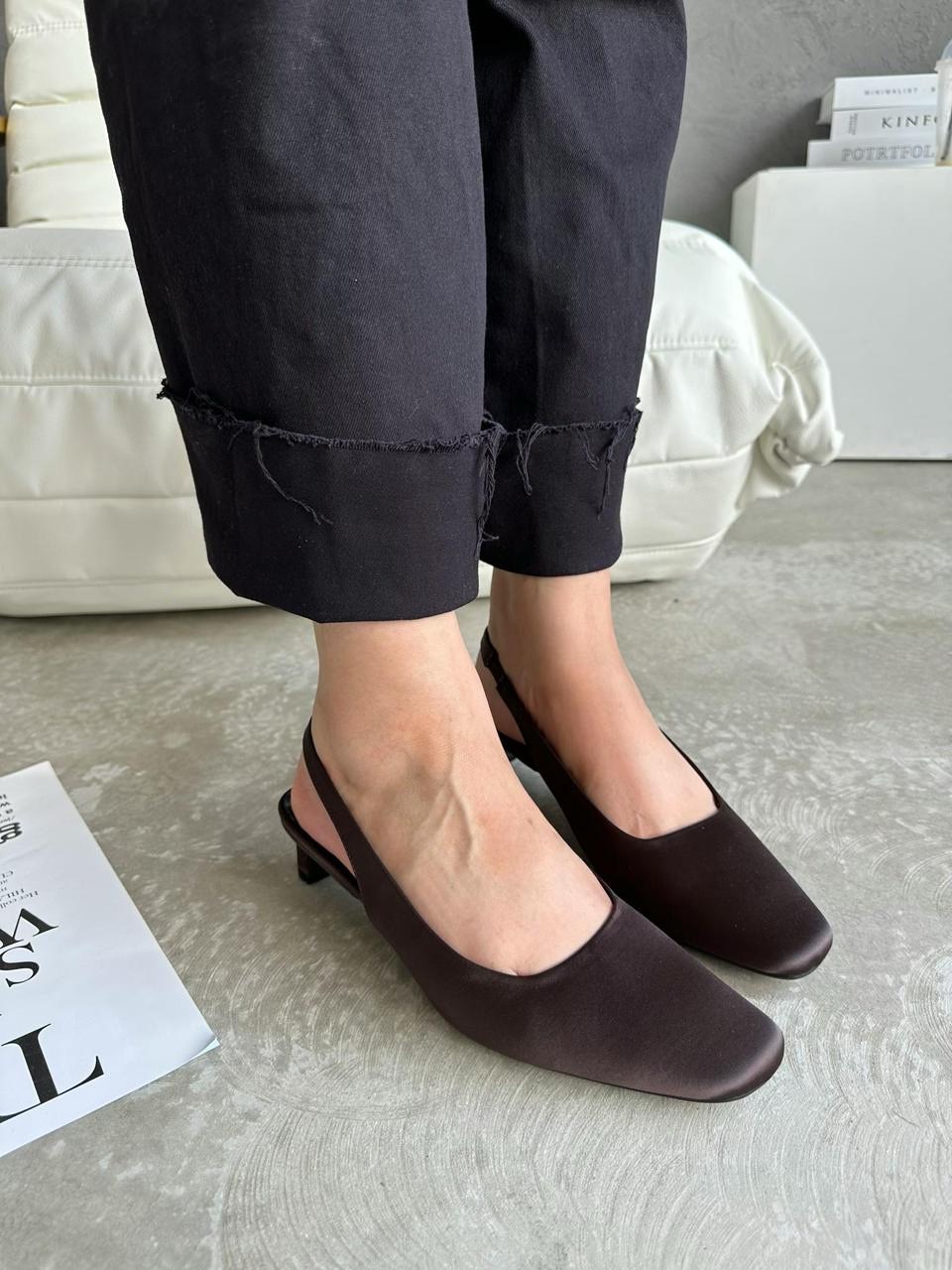 туфли лодочки лакированные на низком каблуке paris bacio,женские туфли лодочки,женские туфли с острым носком,женские босоножки из лакированной кожи,босоножки из лакированной кожи