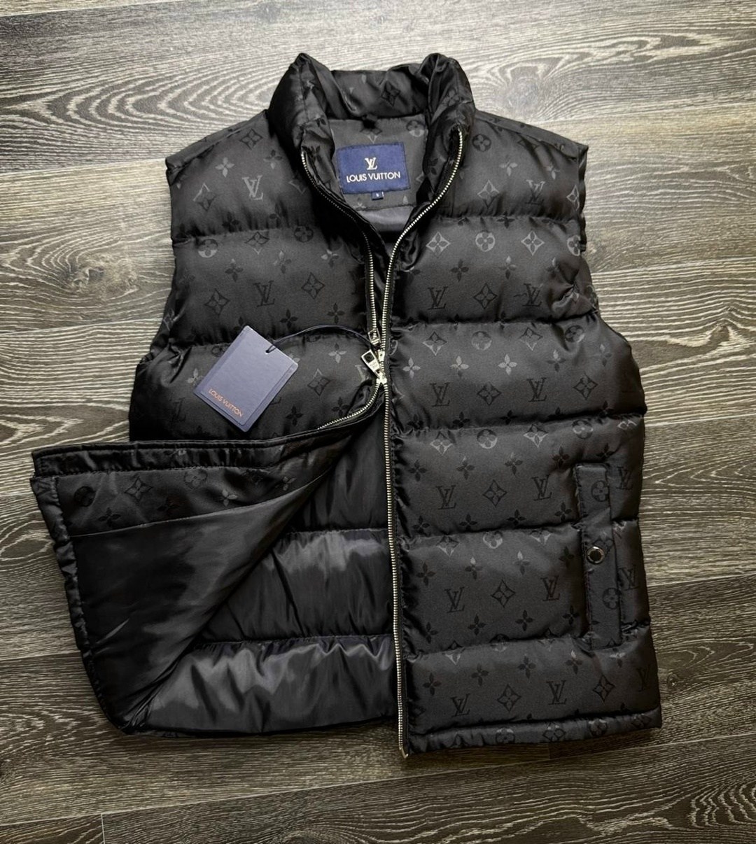 жилетка louis vuitton,жилет louis vuitton,жилетка луи виттон,мужской жилет louis vuitton,жилет louis vuitton мужской зимний 54ru