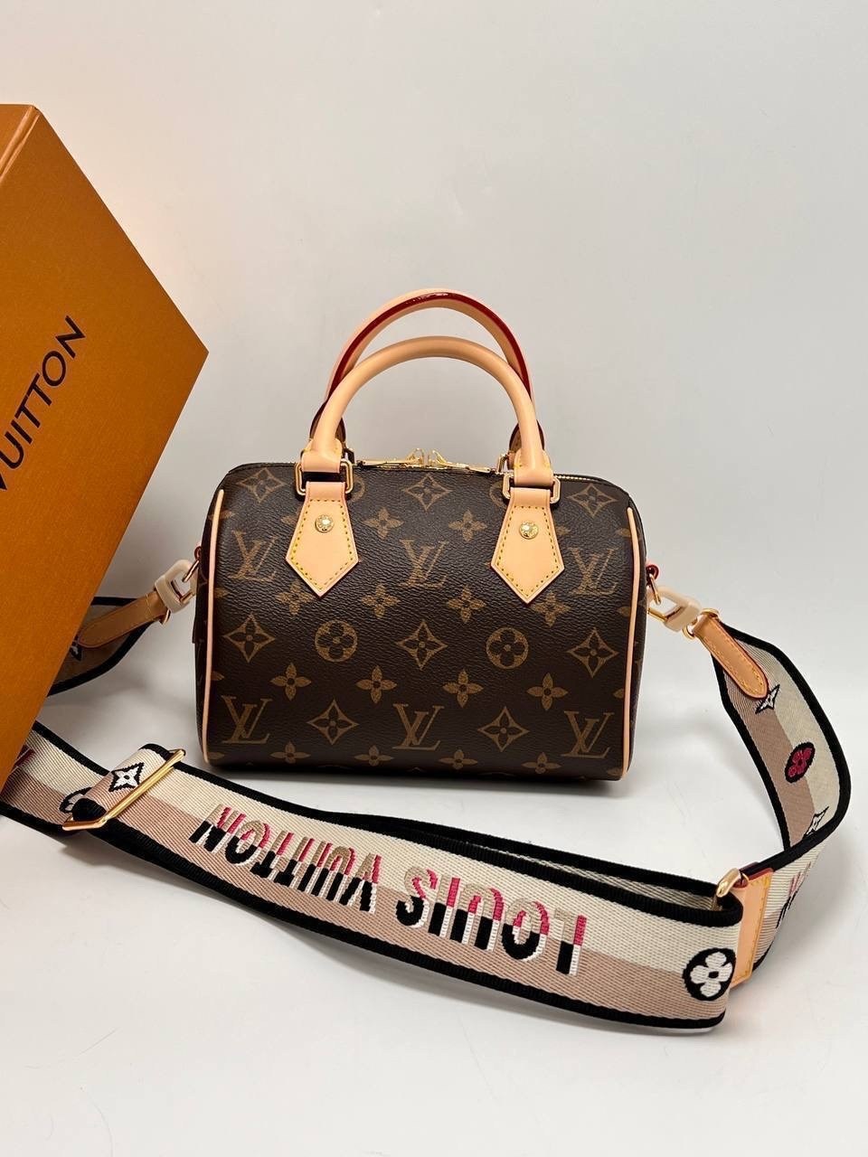louis vuitton сумка на плечо,сумка женская louis vuitton,сумка louis vuitton,сумка louis vuitton speedy 20 с плечевым ремнем,сумка croisette louis vuitton