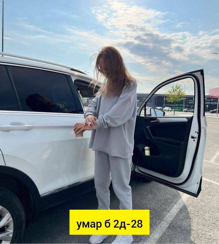 костюм в стиле oversize ,костюм спортивный женский,девушка в костюме оверсайз,женский костюм,костюм женский спортивный оверсайз двойка штаны и удлиненная кофта