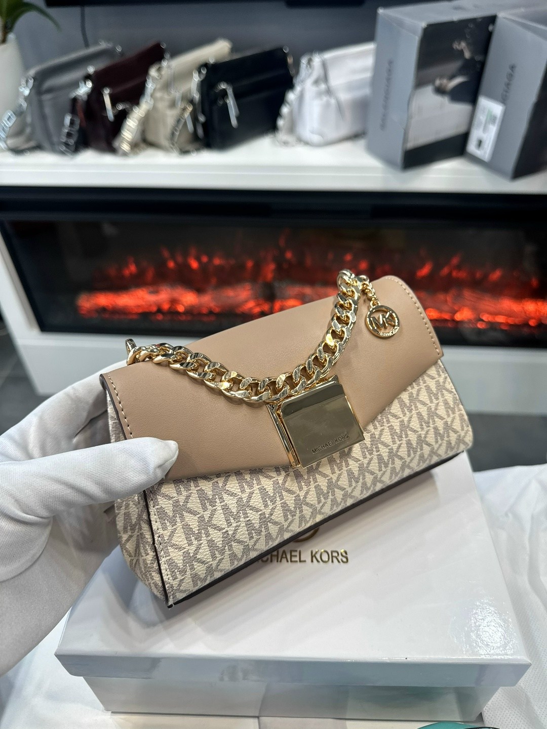 сумка на плечо michael kors,женская cумка michael kors,сумка michael kors,michael kors сумка багет,сумка michael kors женские сумки