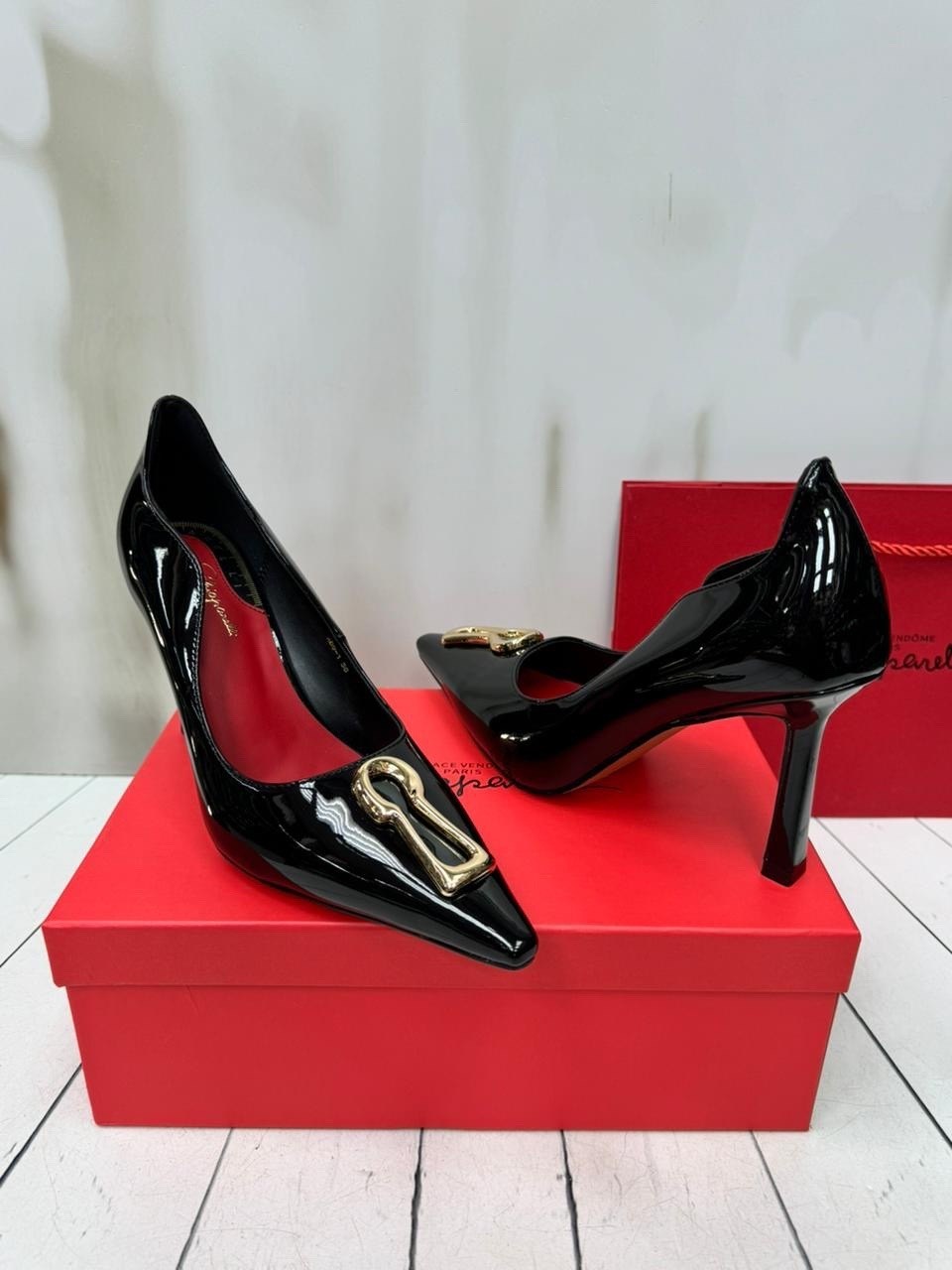 туфли christian louboutin,женские туфли,,туфли valentino,туфли лакированные