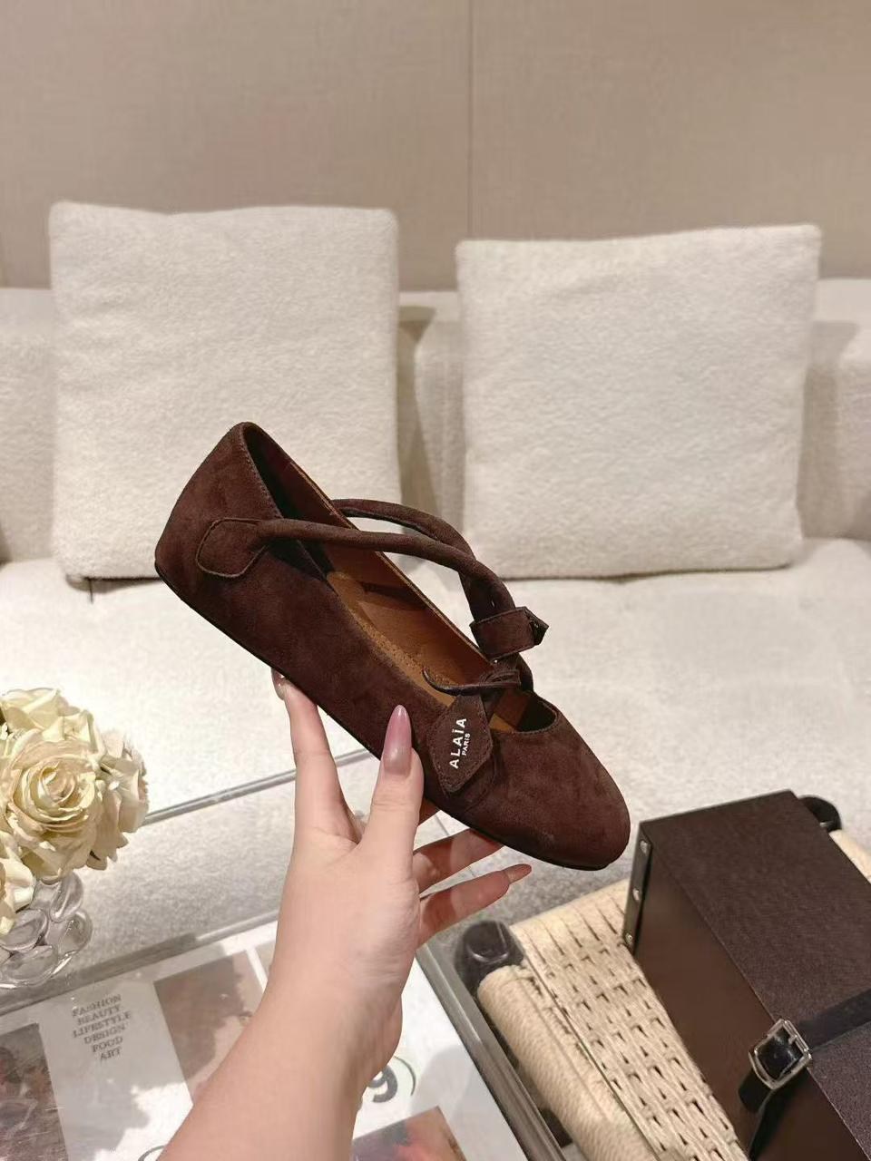 ,женские замшевые балетки с квадратным носом the row коричневые,женские балетки,замшевые балетки,балетки миу миу