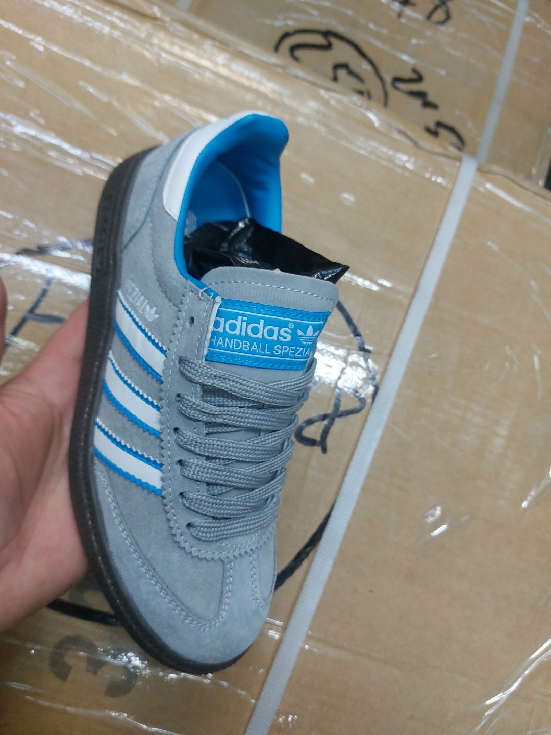 кроссовки adidas originals handball spezial,adidas moscow кроссовки spezial,adidas spezial moscow zil,adidas кроссовки handball spezial,кроссовки adidas spezial