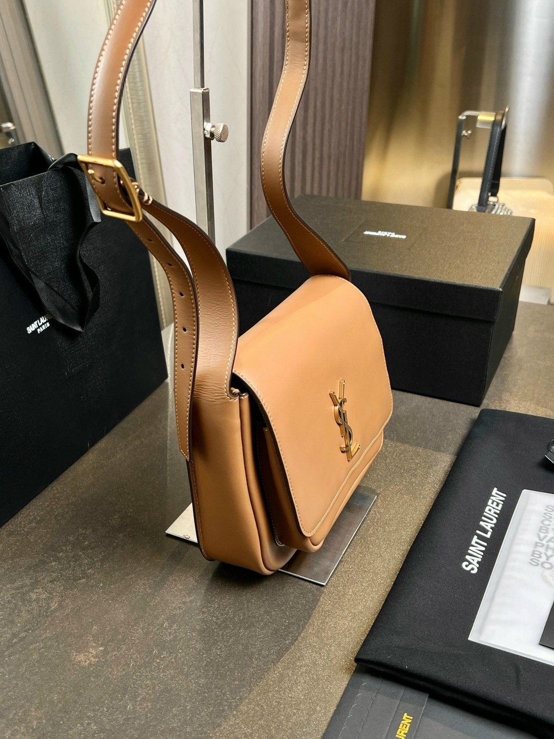 yves saint laurent сумка,yves saint laurent сумка на плечо,сумка saint laurent,saint laurent сумка на плечо,сумка модная