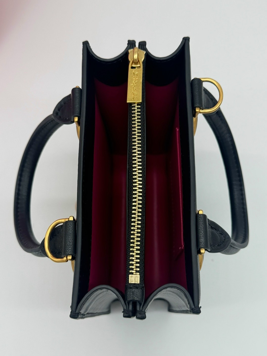 сумка-тоут schiaparelli,сумка schiaparelli,сумка женская schiaparelli,бархатная сумка для глаз schiaparelli premium sense demon,сумка женская shiaparelli & salvador dali