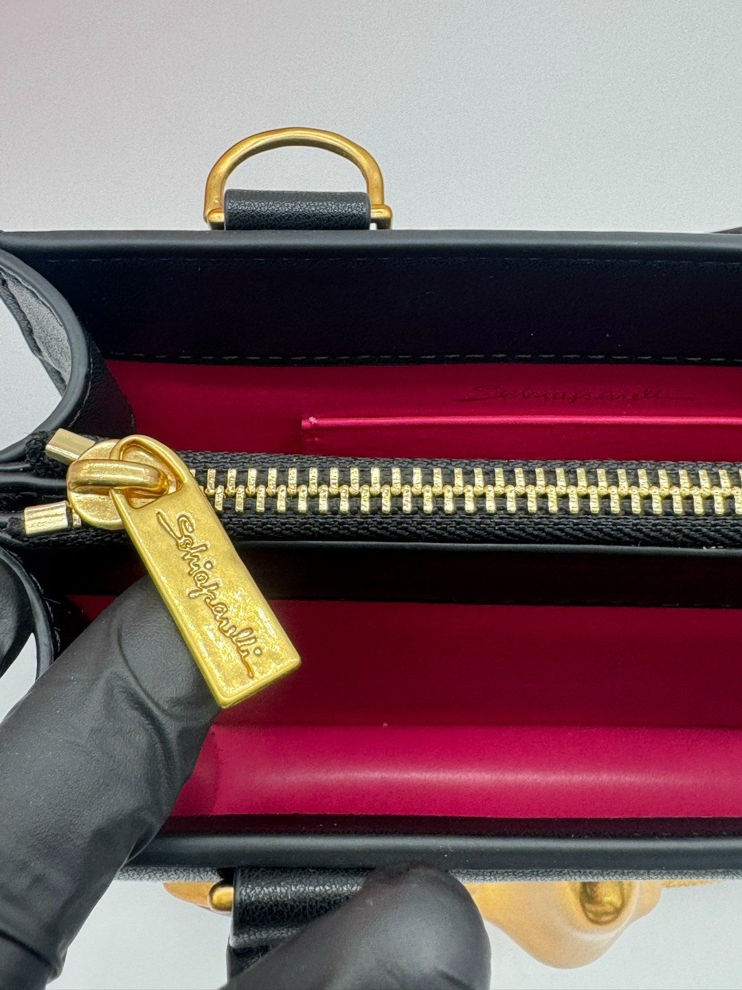 сумка-тоут schiaparelli,сумка schiaparelli,сумка женская schiaparelli,бархатная сумка для глаз schiaparelli premium sense demon,сумка женская shiaparelli & salvador dali