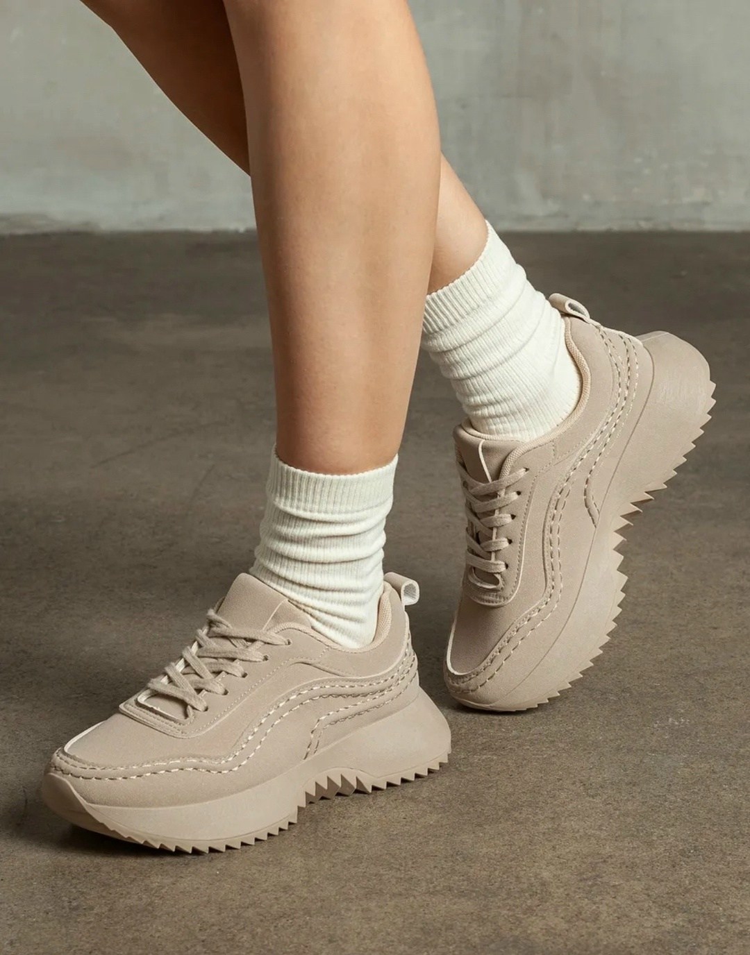 ,кроссовки женскиe,кроссовки бежевые,кроссовки для женщин,спортивная