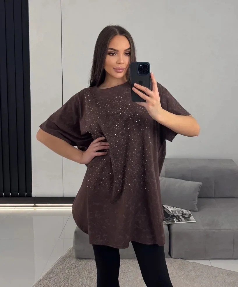 футболка оверсайз удлиненная со стразами tosha,женская футболка,футболки оверсайз женские,футболка оверсайз варенка со стразами серая варенка micca,футболка со стразами оверсайз temnaystar