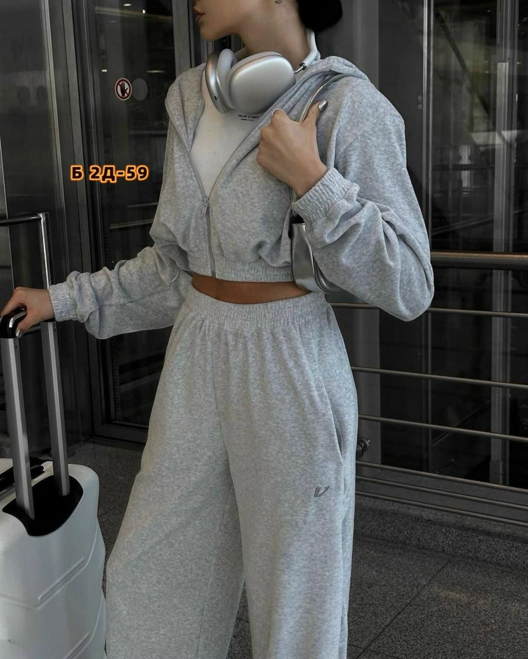 костюм женский велюровый,костюм спортивный,спортивные костюмы женские,женский спортивный костюм из двух предметов,костюм из премиального велюра