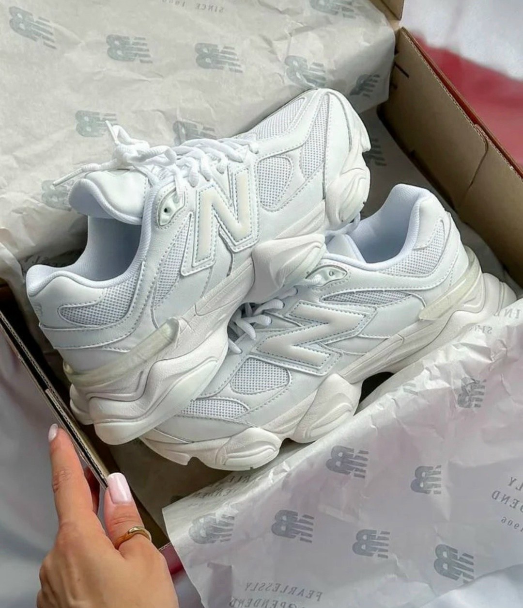 женские кроссовки,белые кроссовки,кроссовки модные,кроссы,белые женские кроссовки