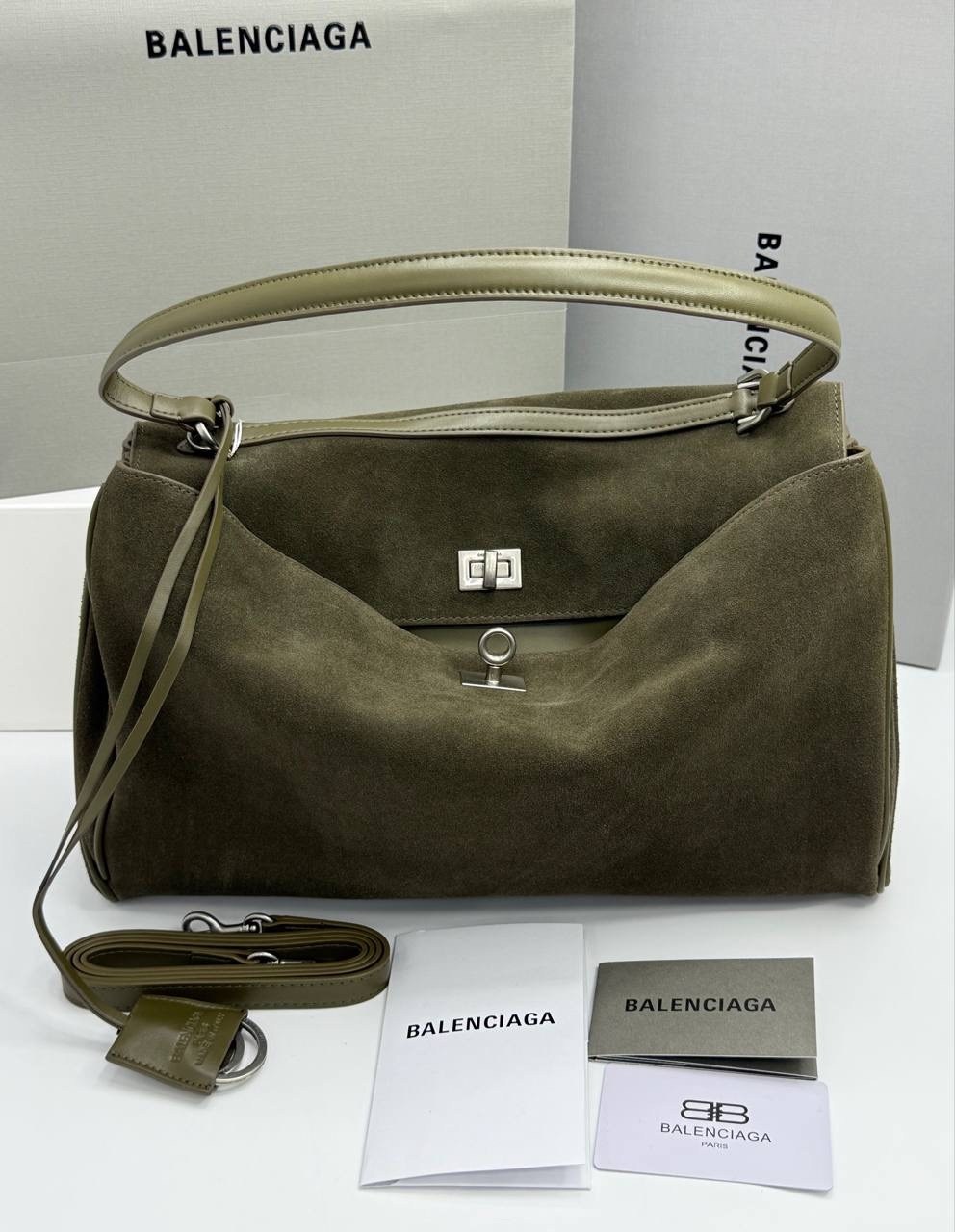 роскошная сумка из замши balenciaga rodeo,balenciaga хаки замшевая сумка тоут rodeo для женщин,женская замшевая сумка balenciaga коричневая 35х23,женская сумка balenciaga,balenciaga хаки замшевая сумк