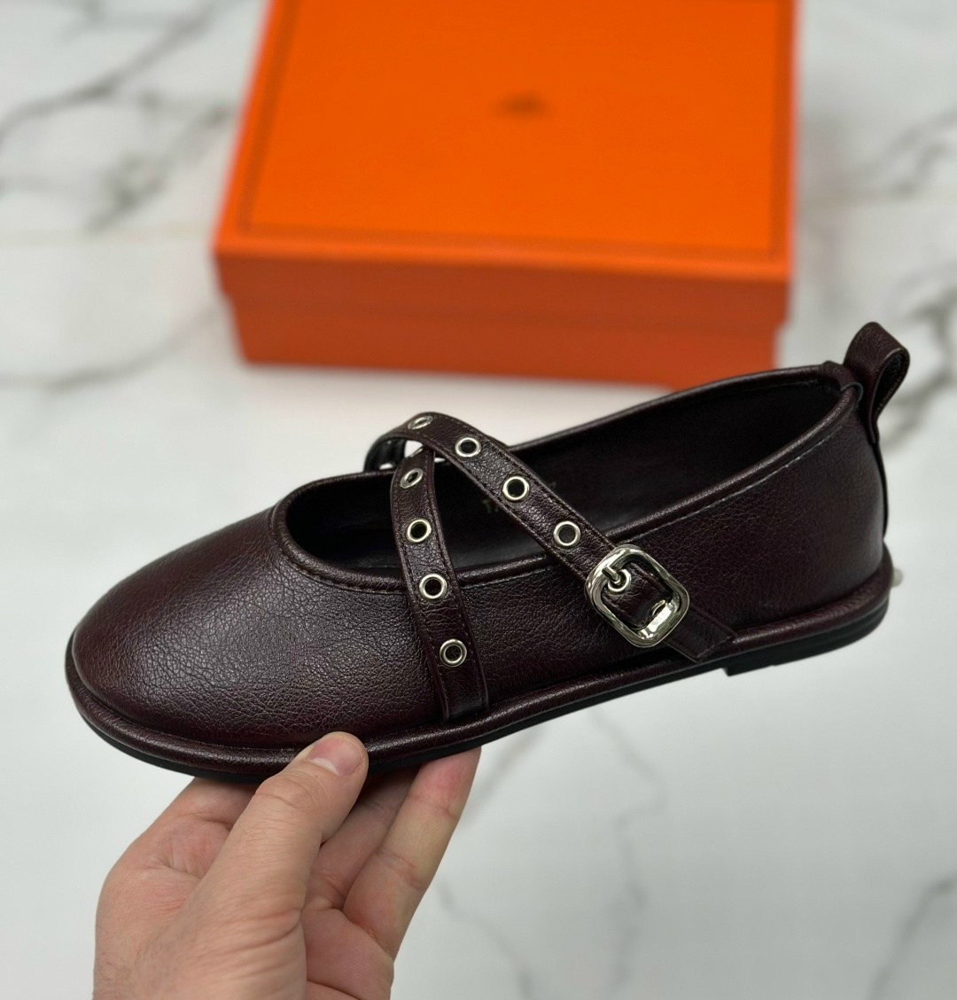 ,женская ,женские шлепанцы,обуви,брендовая