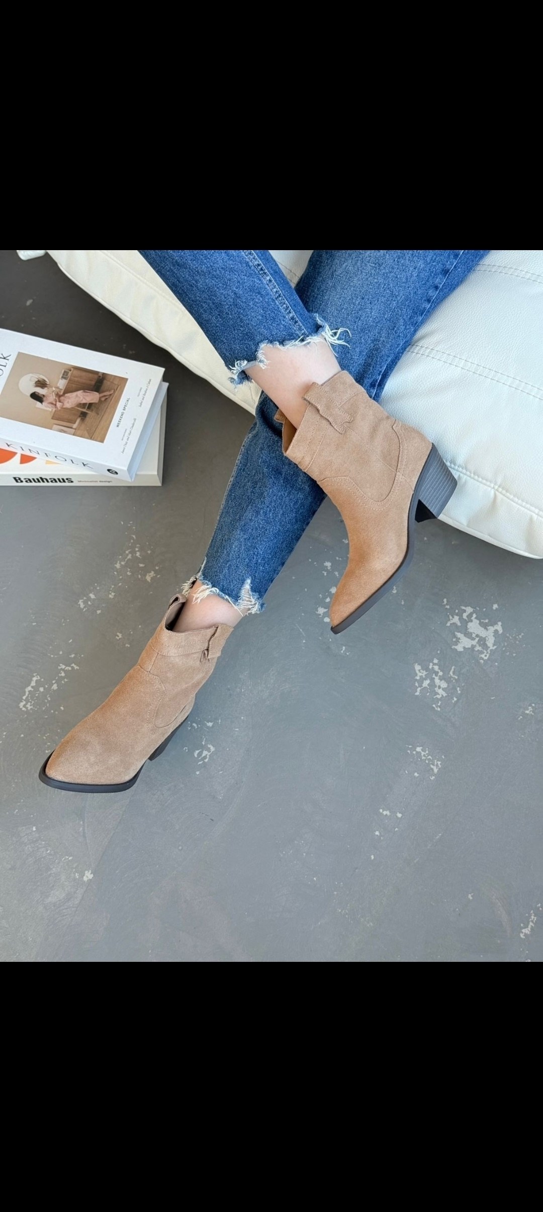 зимние классические женские ботинки челси из коровьей замши с острым носком на танкетке,казаки бежевые замшевые эконика,,замшевые ботинки,ботильоны замшевые