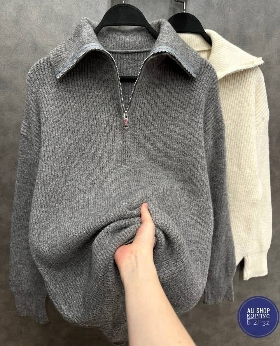 свитер с горлом на молнии оверсайз kk fashion,свитер поло оверсайз на молнии kaiser shop,свитер вязаный оверсайз с горлом на молнии mycloz 266144321,модные свитера,свитер y2k оверсайз с горлом на молн