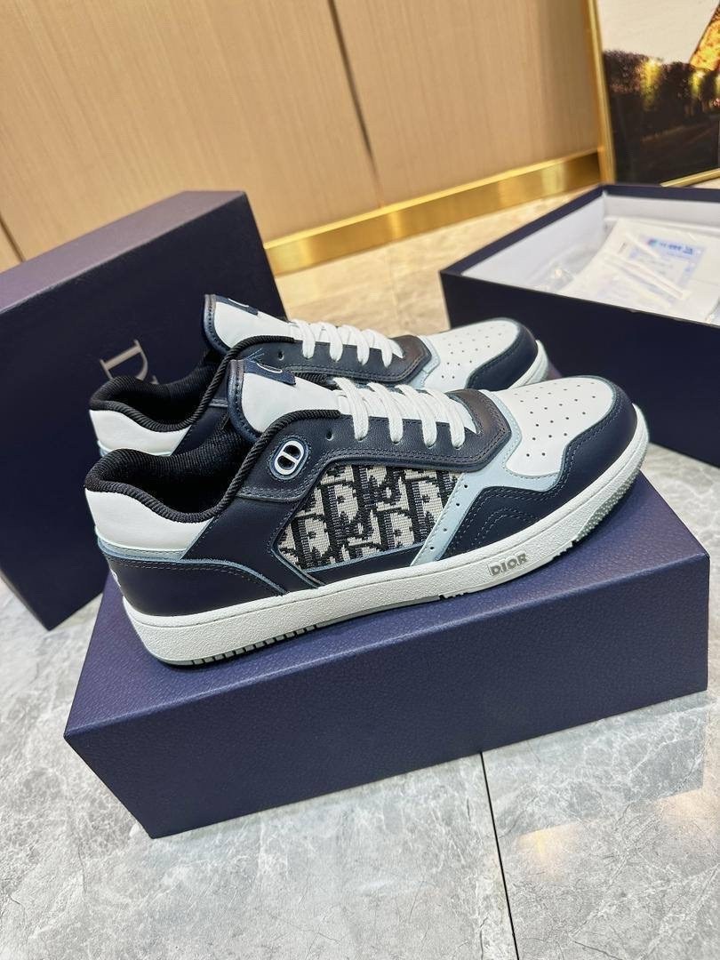 мужские кожаные кроссовки christian dior синие с белым с надписями сбоку,кроссовки christian dior,кроссовки christian dior b27 черные мужские,кроссовки мужские dior,мужские кеды christian dior