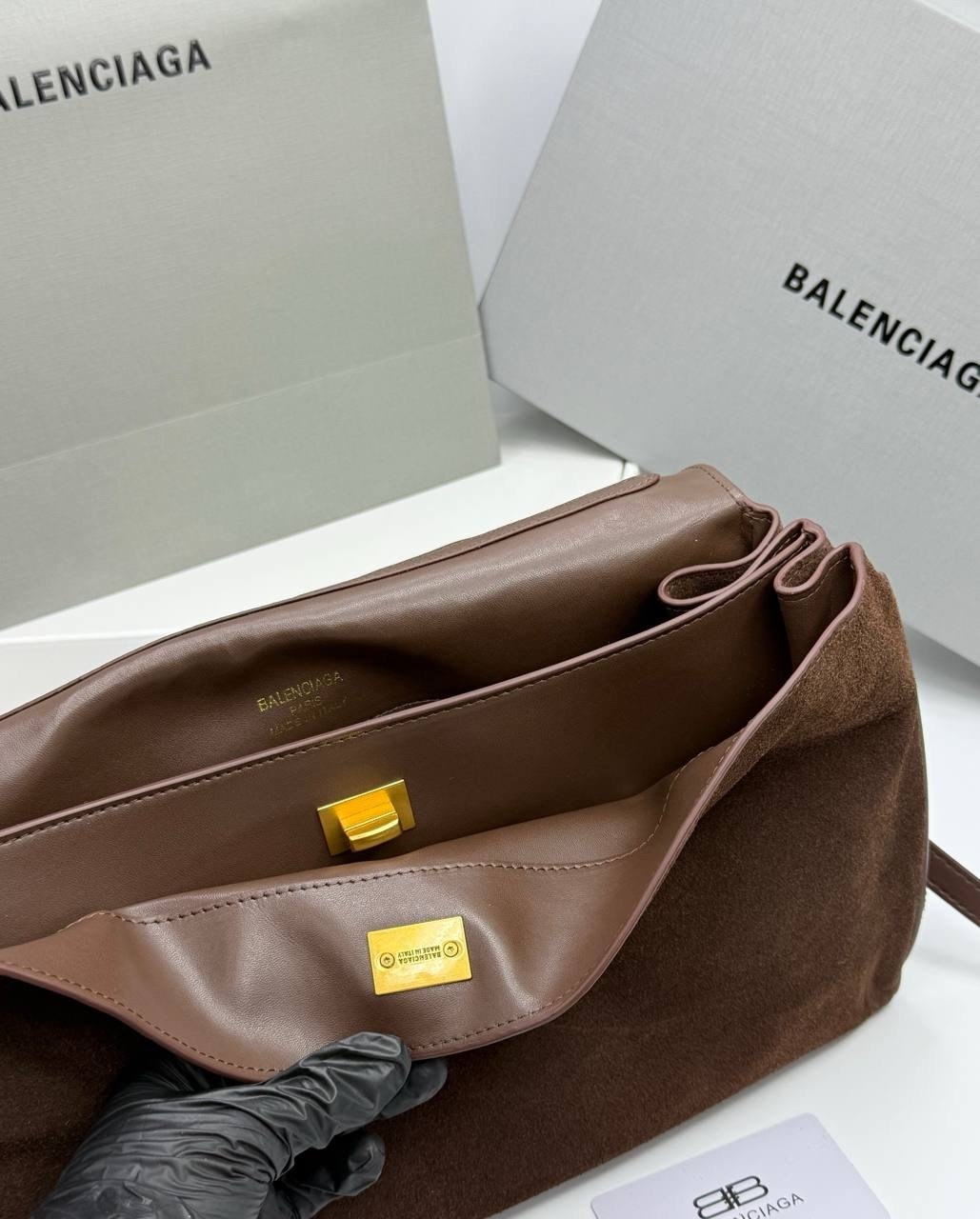 роскошная сумка из замши balenciaga rodeo,женская замшевая сумка balenciaga коричневая 35х23,сумка женская balenciaga натуральная замша,сумка замшевая balenciaga родео,замшевая сумка balenciaga rodeo