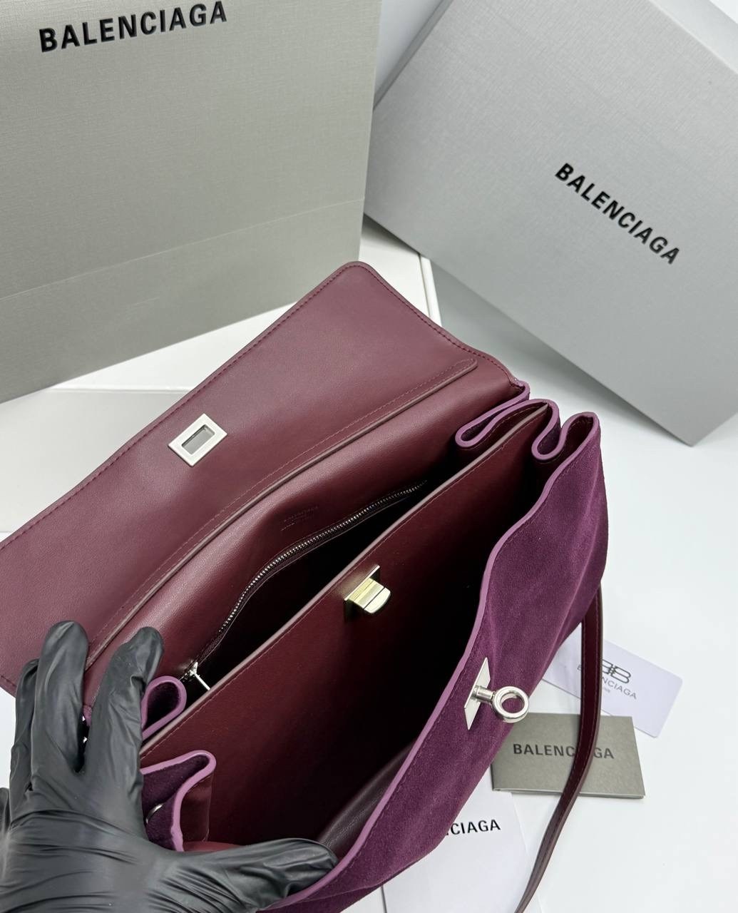 роскошная сумка из замши balenciaga rodeo,balenciaga хаки замшевая сумка тоут rodeo для женщин,женская замшевая сумка balenciaga коричневая 35х23,женская сумка balenciaga,balenciaga хаки замшевая сумк