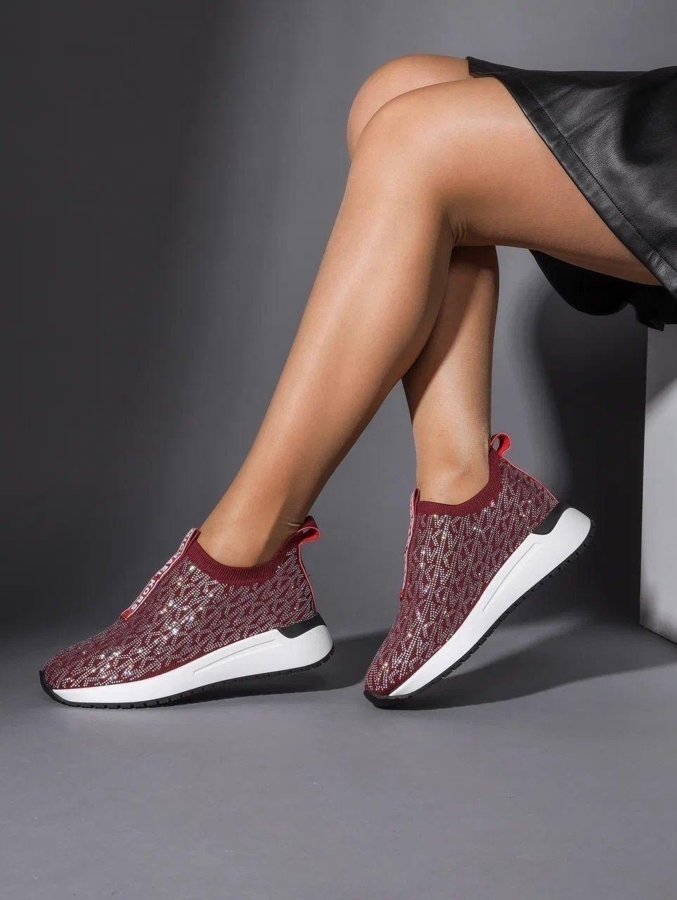 ,женская спортивная ,женская ,спортивная ,женские кроссовки