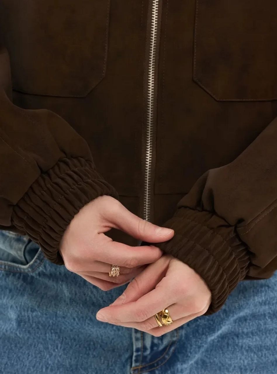 укороченный бомбер из экозамши love republic,куртка замшевая,куртка бомбер,бомбер женская куртка,бомбер из натуральной замши