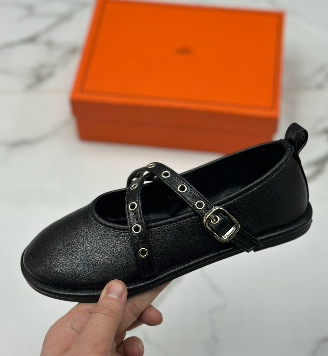 ,женская ,женские шлепанцы,обуви,брендовая