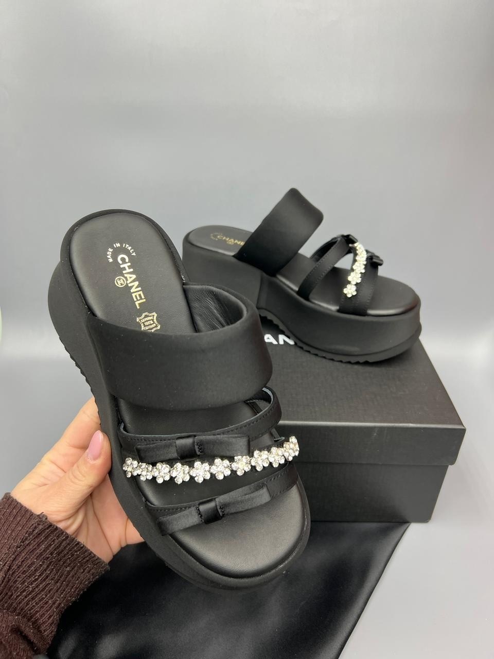 босоножки chanel,босоножки шанель,женские шлепанцы,модные шлепанцы,сандалии chanel