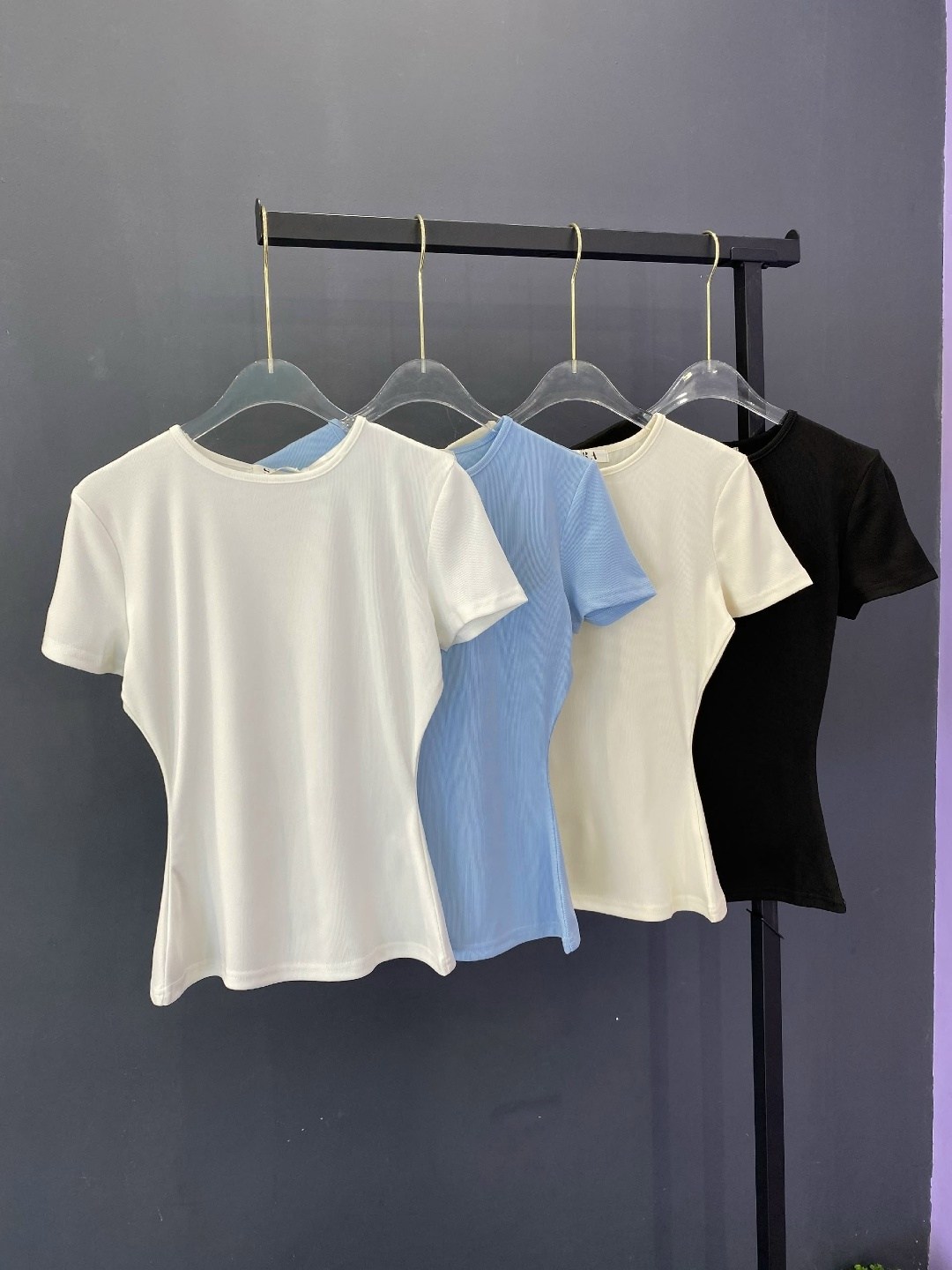 женская футболка,голубая футболка женская,футболки для женщин,базовая футболка женская,женская футболка с короткими рукавами