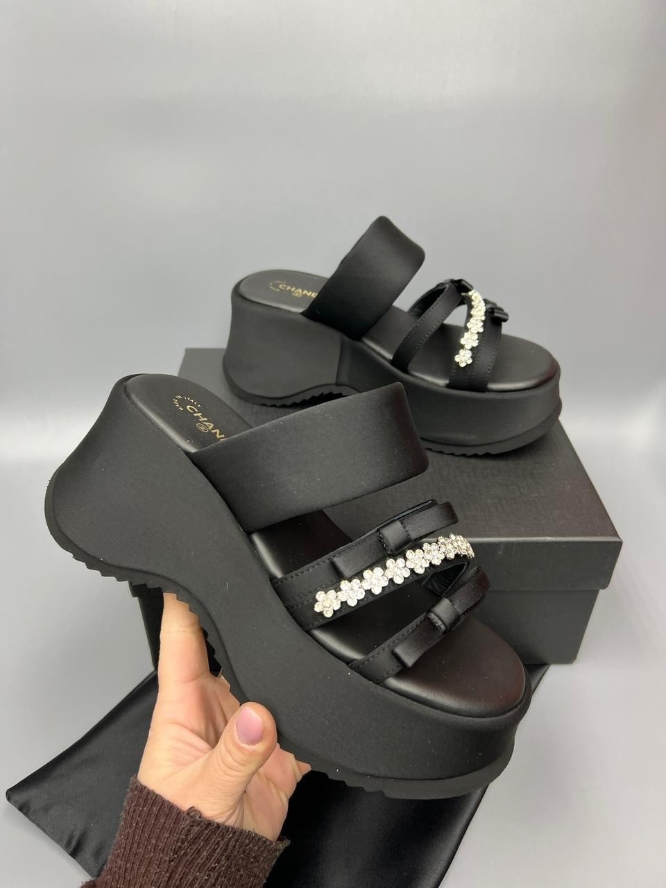 босоножки chanel,босоножки шанель,женские шлепанцы,модные шлепанцы,сандалии chanel