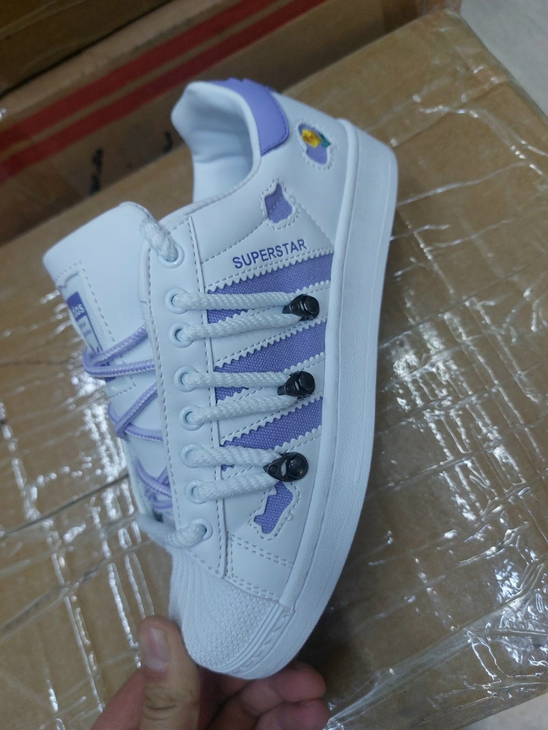 адидас суперстар женские золотые кроссовки,,адидас супер стар,adidas кроссовки женские 2026,adidas женские кроссовки superstar