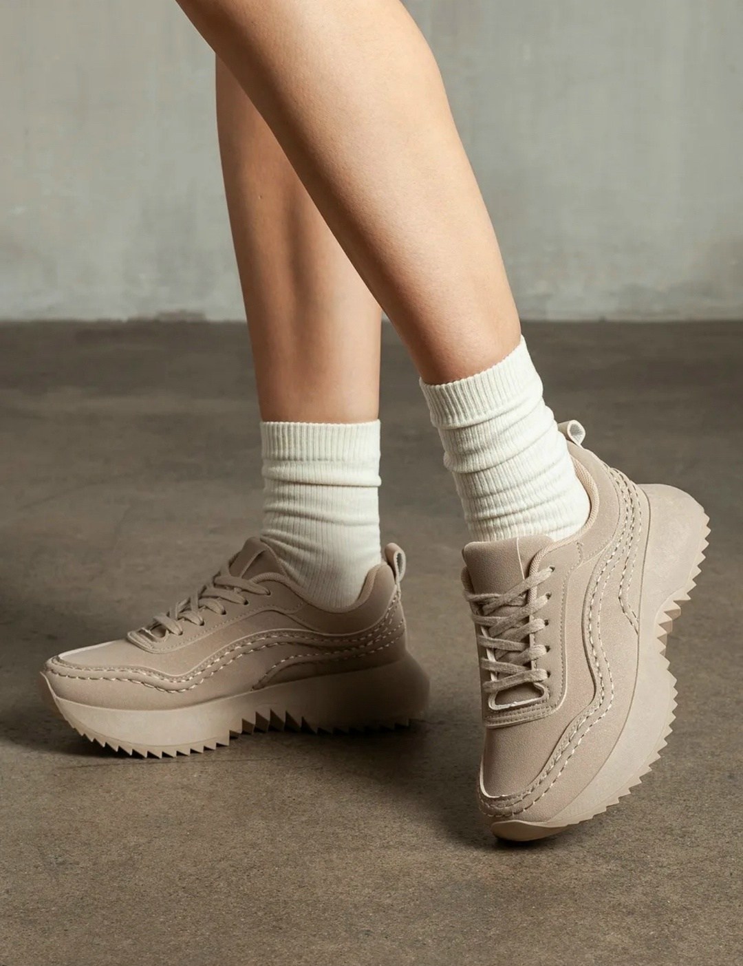 ,кроссовки женскиe,кроссовки бежевые,кроссовки для женщин,спортивная